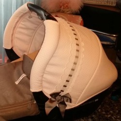 Capota Jane Transporter Piqué Blanco Pasacinta Gris Lazos