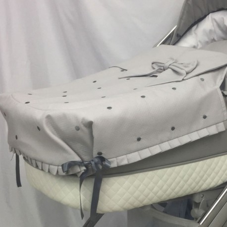Colcha Opción Capazo Jane Carrera Pro, Bugaboo, Bebecar, Universal 02-202 Piqué Gris, Azul y Otros con bodoques
