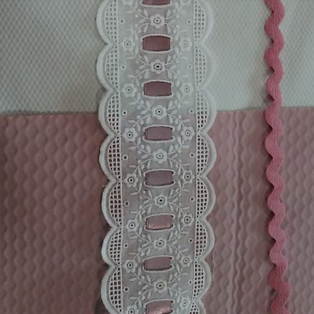 Combinación Piqué Patricia Rosa Empolvado, Nido Blanco y pasacinta y piculina